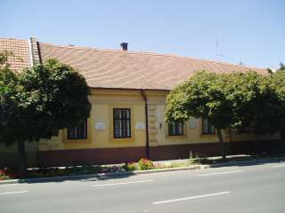 Gyula, Kossuth u. 30. 1.kép.jpg Gyula, Kossuth u. 30. 1.kép.jpg